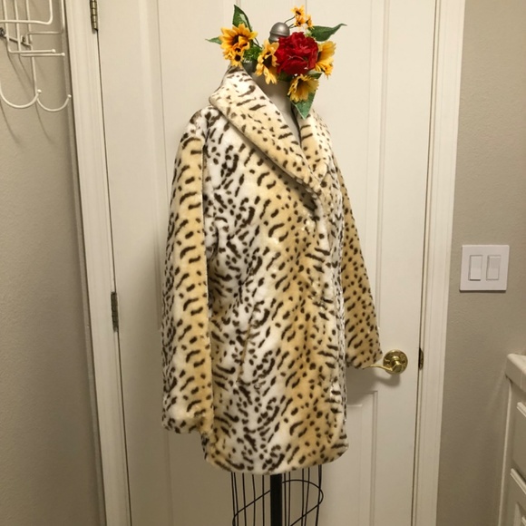 NWOT - Super Soft Blonde Leopard Print Coat - Picture 4 of 16